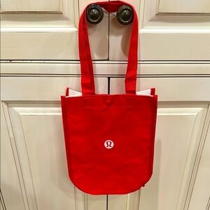 NEW🩷LULULEMON REF AND WHITE REUSABLE TOTE BAG WITH SNAP CLOSURE